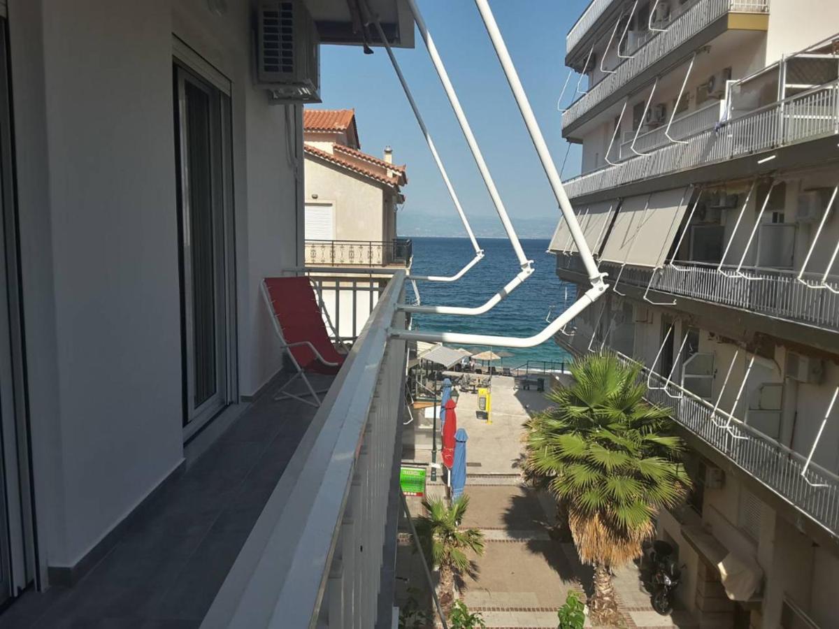 Seaview Apartment In Theheart Of Loutraki Exterior photo